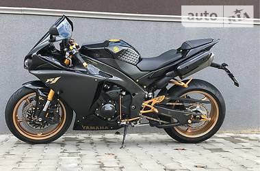 Спортбайк Yamaha R1 2014 в 