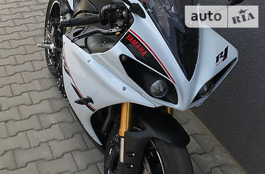 Спортбайк Yamaha R1 2014 в 