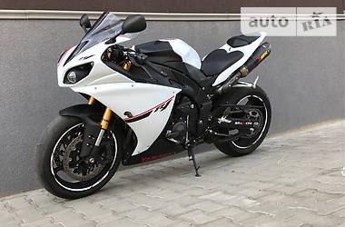 Спортбайк Yamaha R1 2014 в 