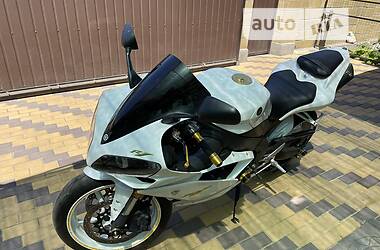 Спортбайк Yamaha R1 2008 в 