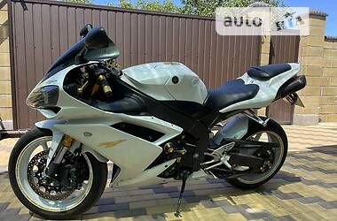 Спортбайк Yamaha R1 2008 в 