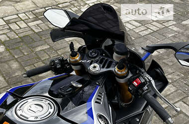 Спортбайк Yamaha R1 2017 в 