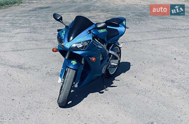 Спортбайк Yamaha R1 2000 в Горішніх Плавнях