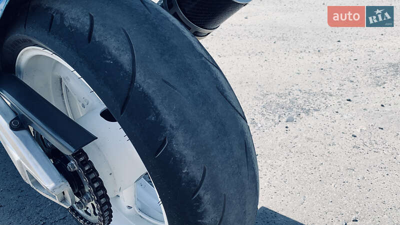 Спортбайк Yamaha R1 2000 в Горишних Плавнях