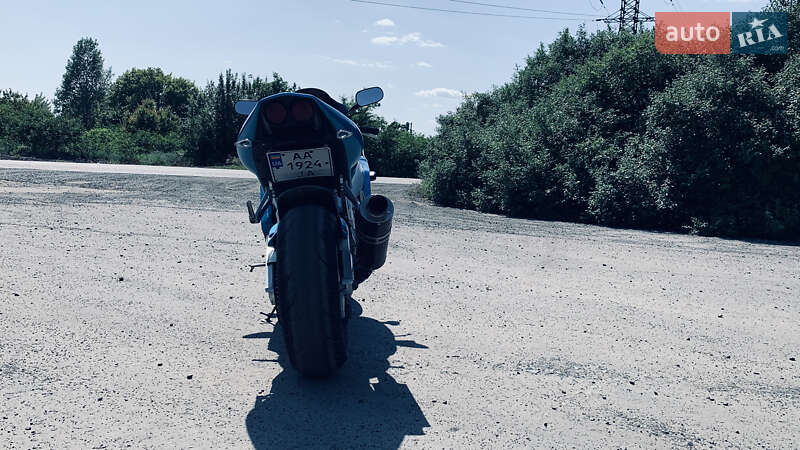 Спортбайк Yamaha R1 2000 в Горишних Плавнях