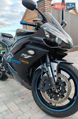 Спортбайк Yamaha R1 2007 в 