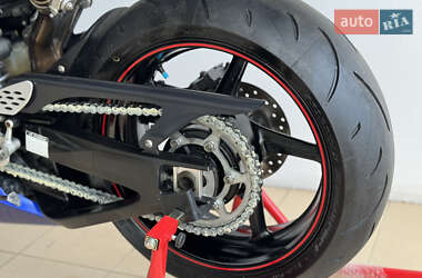 Спортбайк Yamaha R1 2004 в 