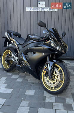 Спортбайк Yamaha R1 2004 в Новомосковске