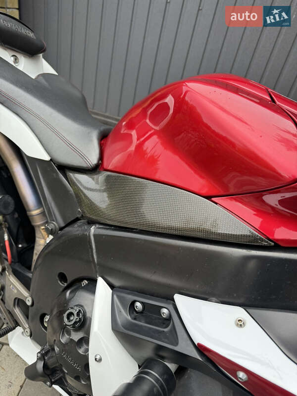 Спортбайк Yamaha R1 2004 в Новомосковске фото 8 Спортбайк Yamaha R1 2004 в Новомосковске