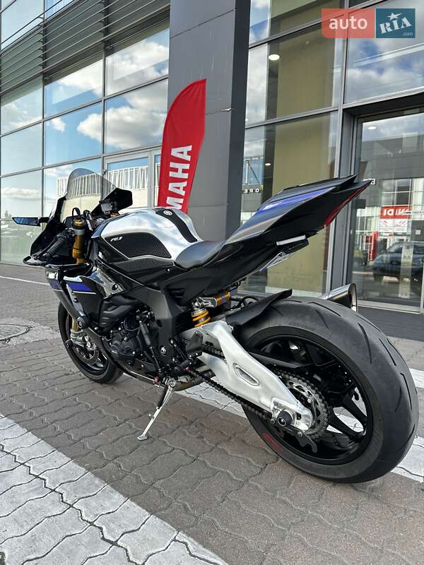 Спортбайк Yamaha R1M 2024 в Киеве
