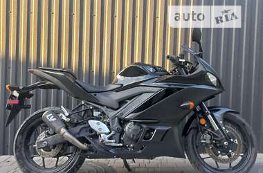 Спортбайк Yamaha R3 2021 в 