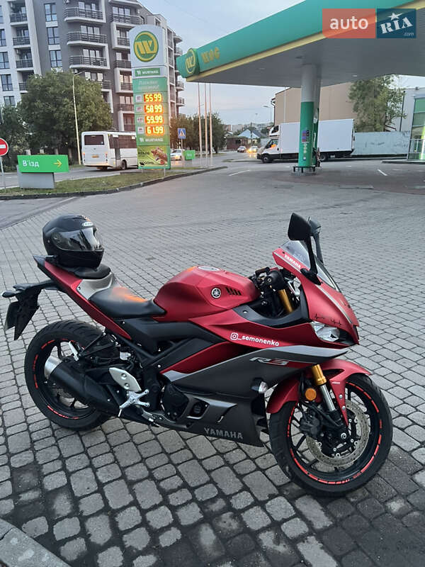 Мотоцикл Спорт-туризм Yamaha R3 2019 в 