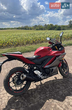 Мотоцикл Спорт-туризм Yamaha R3 2019 в 