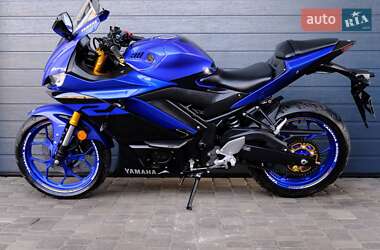 Мотоцикл Без обтекателей (Naked bike) Yamaha R3 2019 в 