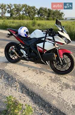 Спортбайк Yamaha R3 2016 в 