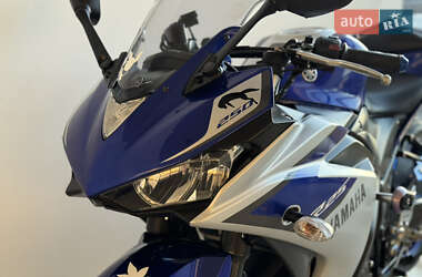Спортбайк Yamaha R3 2016 в 