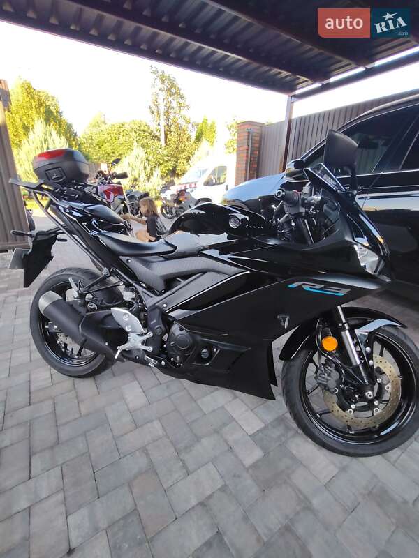 Спортбайк Yamaha R3 2023 в 