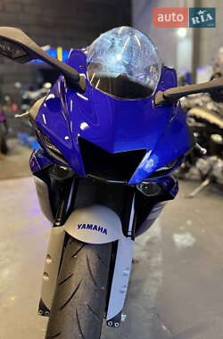 Спортбайк Yamaha R6 2020 в 