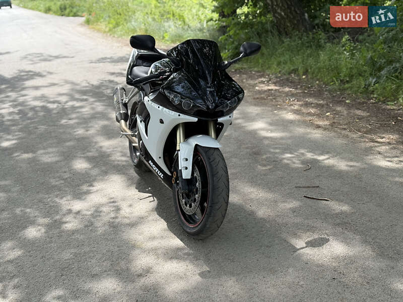 Спортбайк Yamaha R6 2007 в Дубно