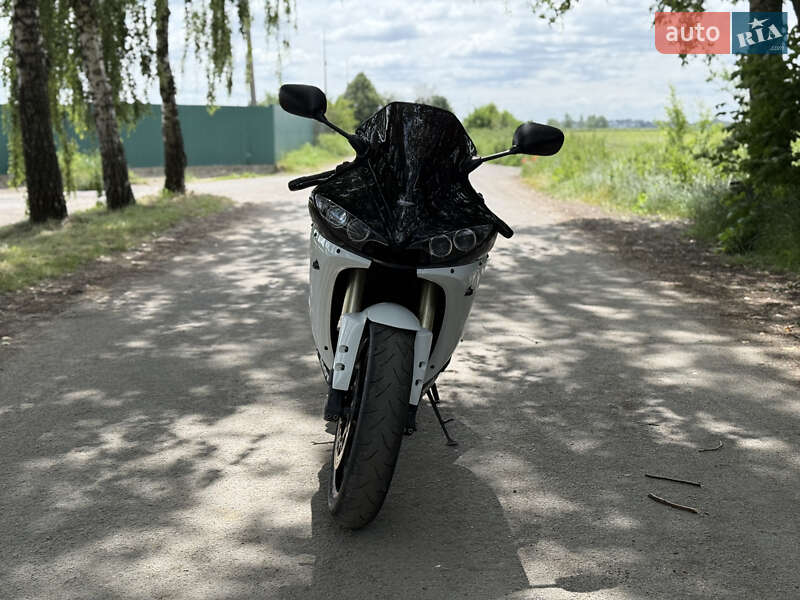 Спортбайк Yamaha R6 2007 в Дубно