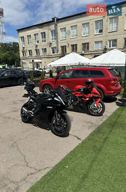 Спортбайк Yamaha R6 2006 в Киеве