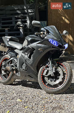 Спортбайк Yamaha R6 2005 в 