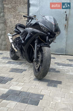 Спортбайк Yamaha R6 2005 в 