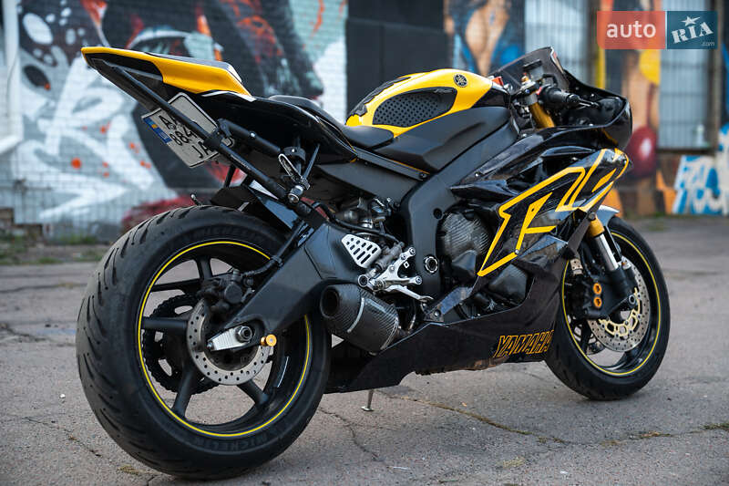 Спортбайк Yamaha R6 2006 в Киеве