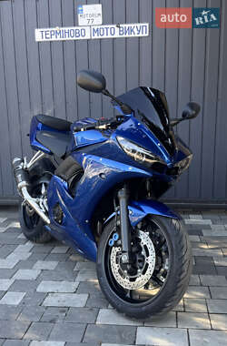 Спортбайк Yamaha R6 2004 в 