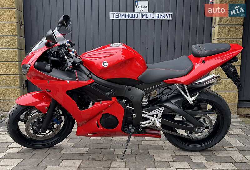 Спортбайк Yamaha R6 2003 в Новомосковске