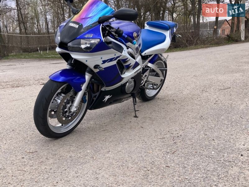 Спортбайк Yamaha R6 2000 в Виннице