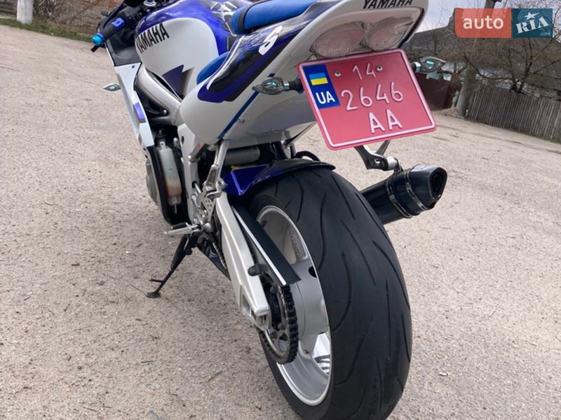 Спортбайк Yamaha R6 2000 в Виннице