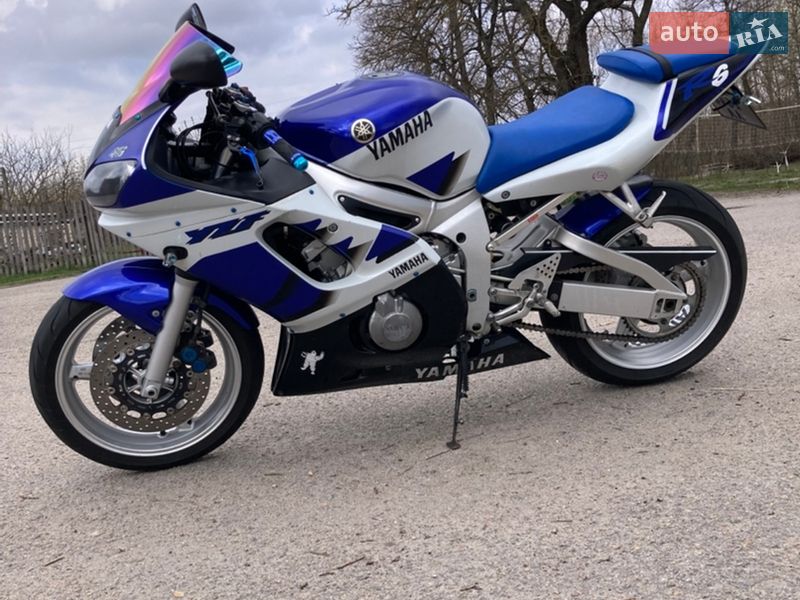Спортбайк Yamaha R6 2000 в Виннице