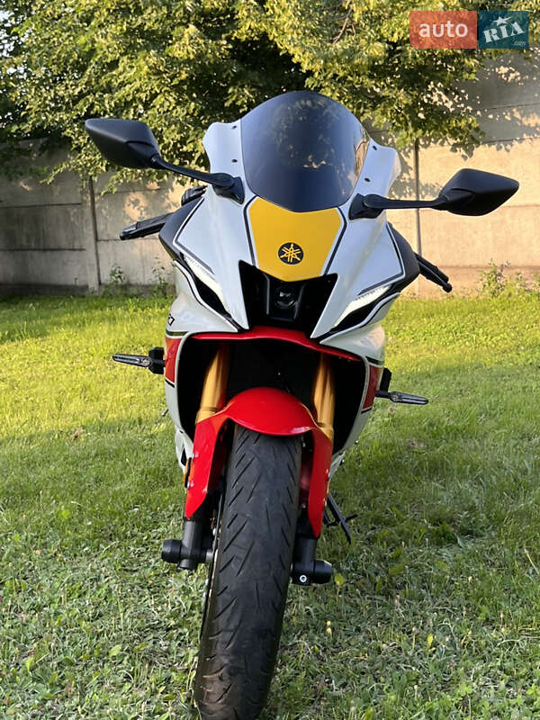 Спортбайк Yamaha R7 2023 в Дніпрі