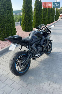 Спортбайк Yamaha R7 2022 в 
