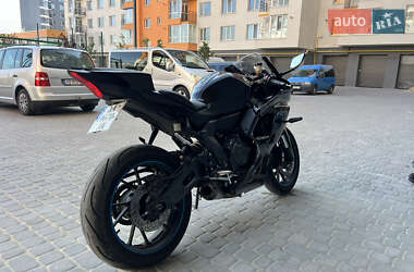 Спортбайк Yamaha R7 2022 в 