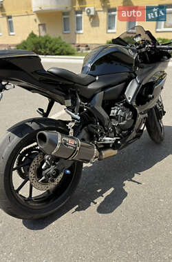 Спортбайк Yamaha R7 2022 в 