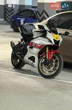 Спортбайк Yamaha R7 2024 в 