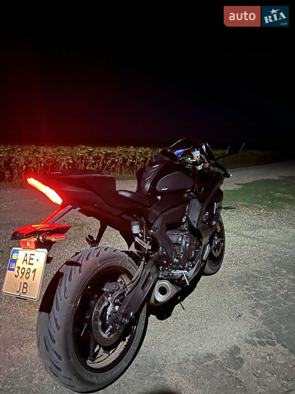 Спортбайк Yamaha R7 2024 в Дніпрі фото 6 Спортбайк Yamaha R7 2024 в Дніпрі