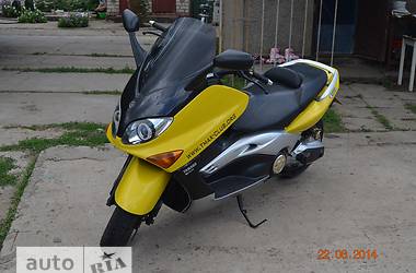 Макси-скутер Yamaha T-MAX 2002 в 
