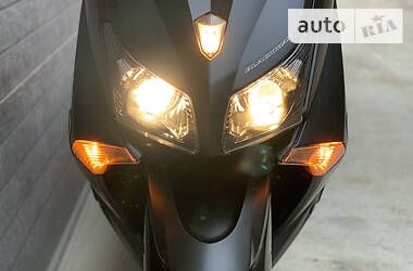 Макси-скутер Yamaha T-MAX 2016 в 