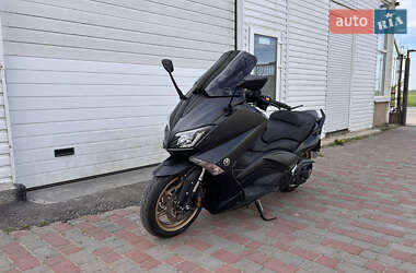 Макси-скутер Yamaha T-MAX 2016 в 