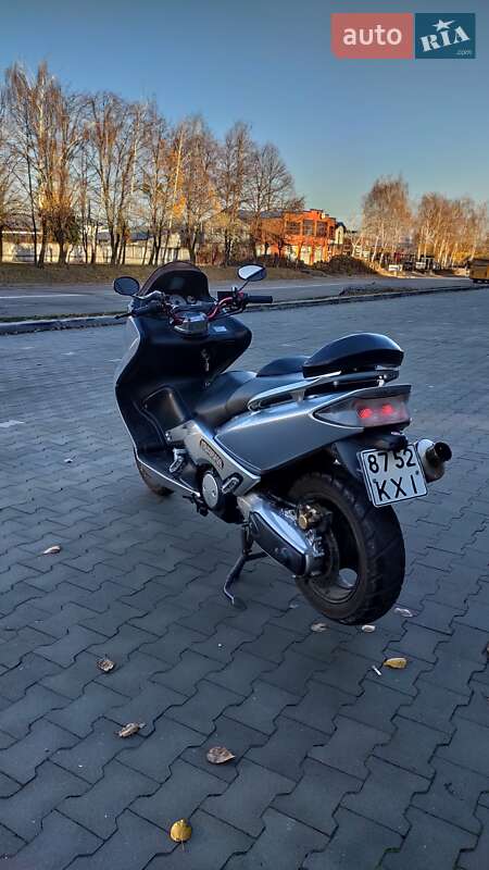 Макси-скутер Yamaha T-MAX 2003 в Белой Церкви