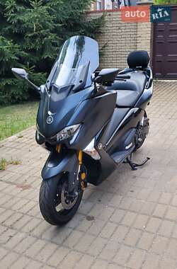 Макси-скутер Yamaha T-MAX 2017 в 