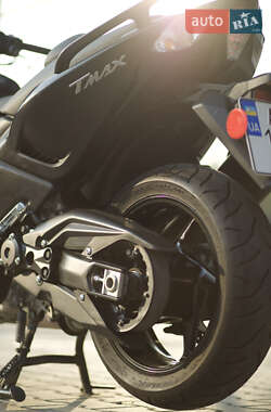 Макси-скутер Yamaha T-MAX 2015 в 