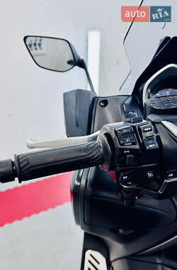 Максі-скутер Yamaha T-MAX 2018 в 