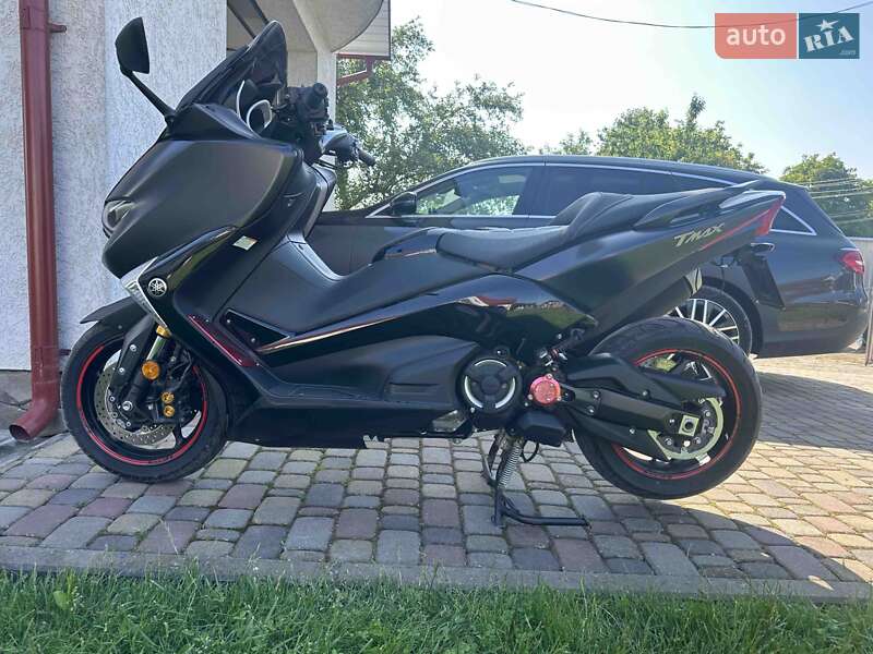 Макси-скутер Yamaha T-MAX 2019 в 
