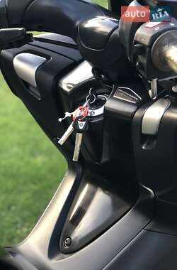 Макси-скутер Yamaha T-MAX 2009 в 