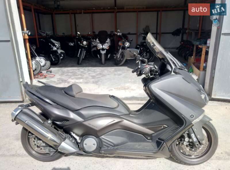Макси-скутер Yamaha T-MAX 2013 в Черноморске
