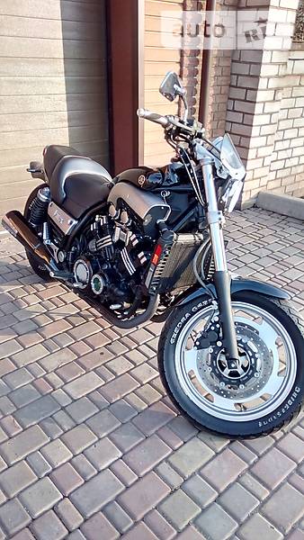 Мотоцикл Круізер Yamaha VMAX 1998 в Кривому Розі